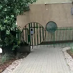 Lejlighed Zwykle Mieszkanie Na Wilenska, Trzy Przystanki Do Starego Miasta,dwa Przystanki Do Szpitala Praskiego,одна остановка транспорта до офиса для прохождения теста Ces для моряков, Wystawiamy Faktury Dla Firmy Ksef Warszawa