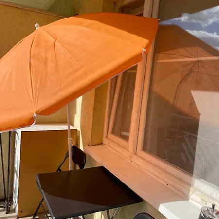 Zwykle Mieszkanie Na Wilenska, Trzy Przystanki Do Starego Miasta,dwa Przystanki Do Szpitala Praskiego,одна остановка транспорта до офиса для прохождения теста Ces для моряков *