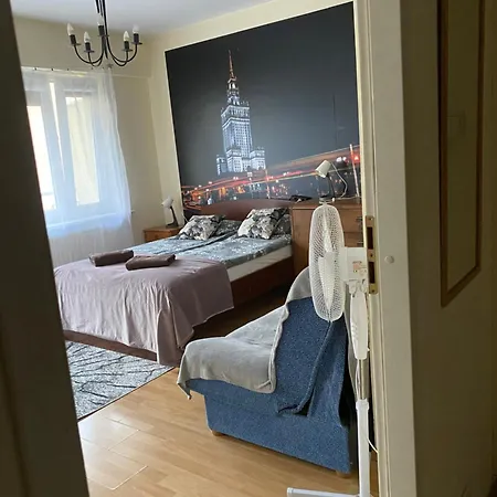 Zwykle Mieszkanie Na Wilenska, Trzy Przystanki Do Starego Miasta,dwa Przystanki Do Szpitala Praskiego,одна остановка транспорта до офиса для прохождения теста Ces для моряков * Warschau