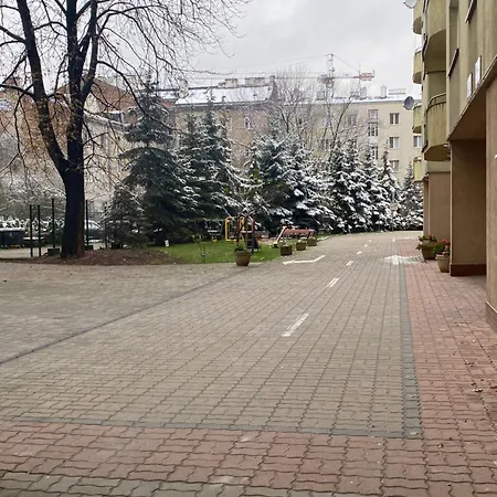 Apartamento Zwykle Mieszkanie Na Wilenska, Trzy Przystanki Do Starego Miasta,dwa Przystanki Do Szpitala Praskiego,одна остановка транспорта до офиса для прохождения теста Ces для моряков Varsovia